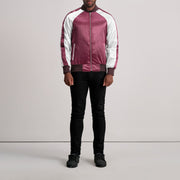 
Dettaglio ravvicinato of Varsity & Zipper Hardware on Clarke Marrone Rossiccio Varsity Giacca in Pelle da Uomo