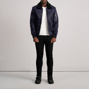 Dettaglio ravvicinato of Removable faux fur collar &amp; Zipper Hardware on Clyde B-15 Blue Bomber Jacket