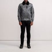 Dettaglio ravvicinato of Removable faux fur collar &amp; Zipper Hardware on Clyde B-15 Grey Bomber Jacket