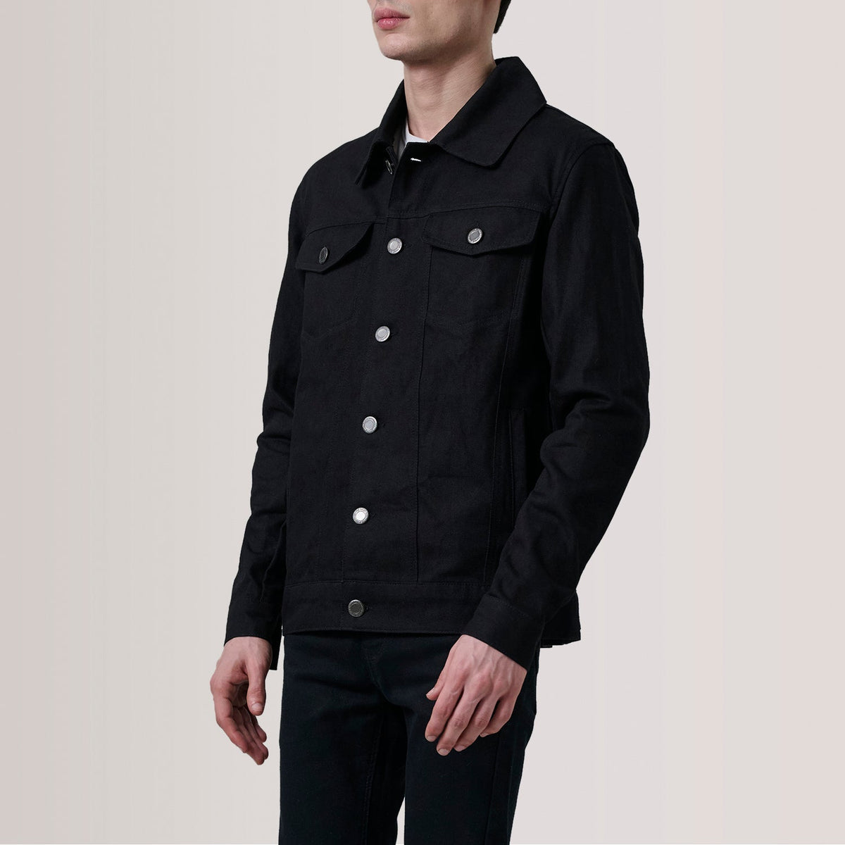 Conard Nero Denim Trucker Giacca in Pelle da Uomo For Men - Lateral Side Profile View Showing Sleeve Cut &amp; Athletic Taper Fit