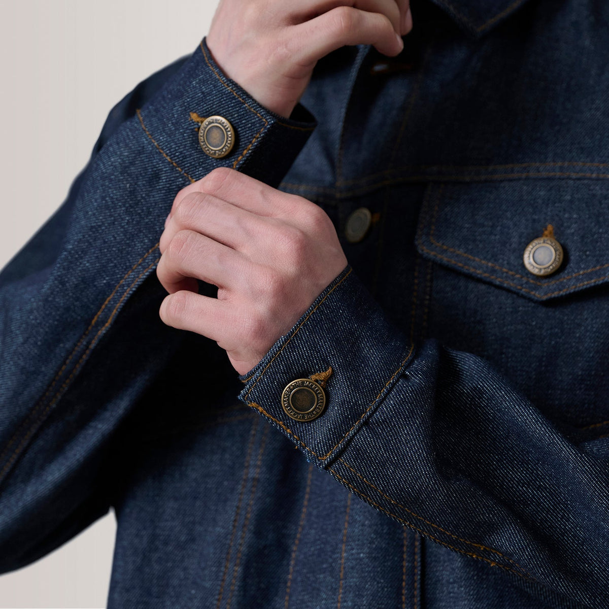 Vista interna Showing Quilted Viscose Lining &amp; Dual Inside Utility Storage Pockets