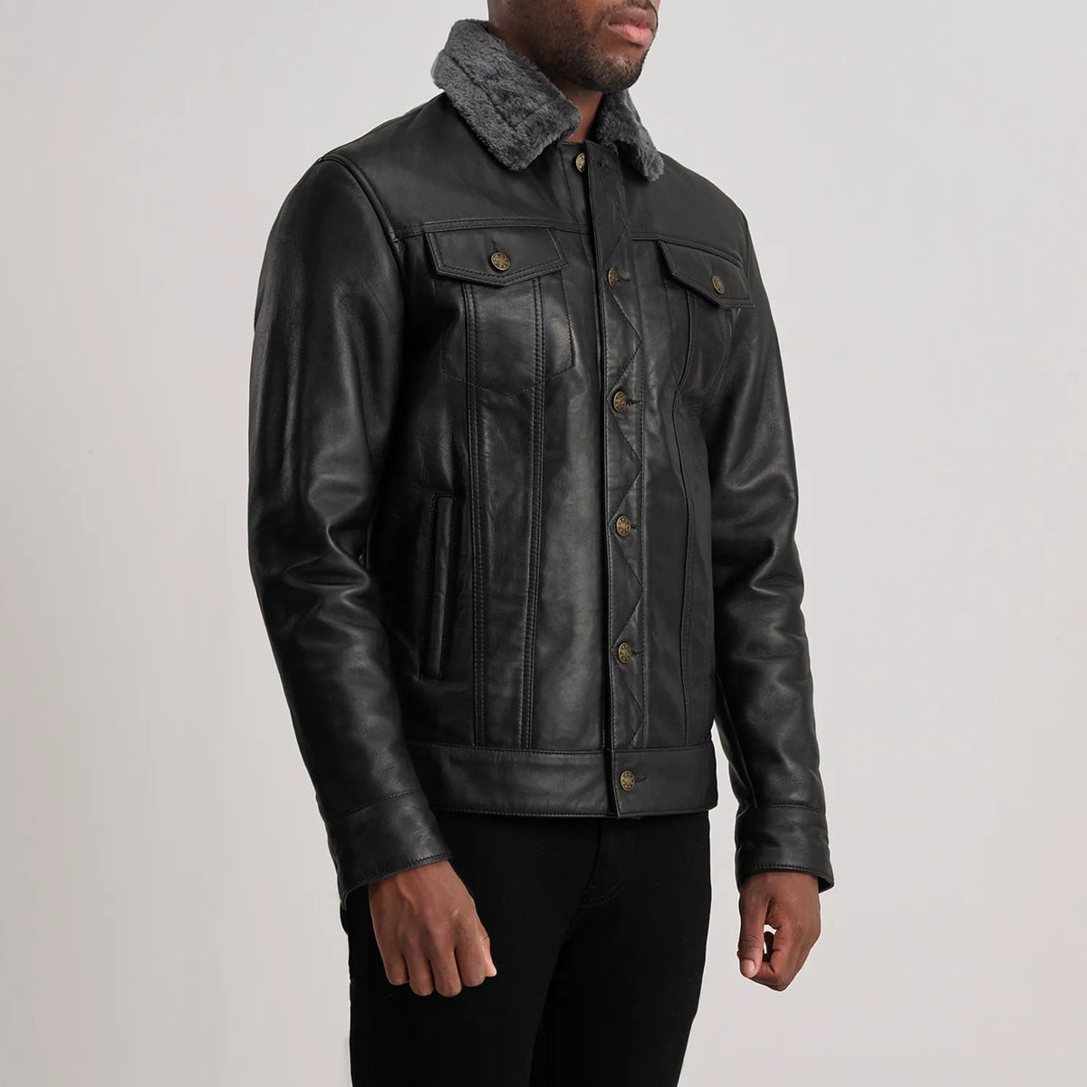 Black Sheepskin Leather Aviator Jacket - Vista posteriore Showing Tailored Shoulder Fit &amp; Clean Hemline