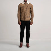 Dallis Snuffed Brown Shearling Trucker Jacket - Vista laterale con taglio manica ergonomico