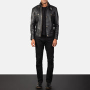 Dettaglio ravvicinato of Classic Collar &amp; Heavy-Duty Zipper Hardware on Men's Darren Black Leather Biker Jacket