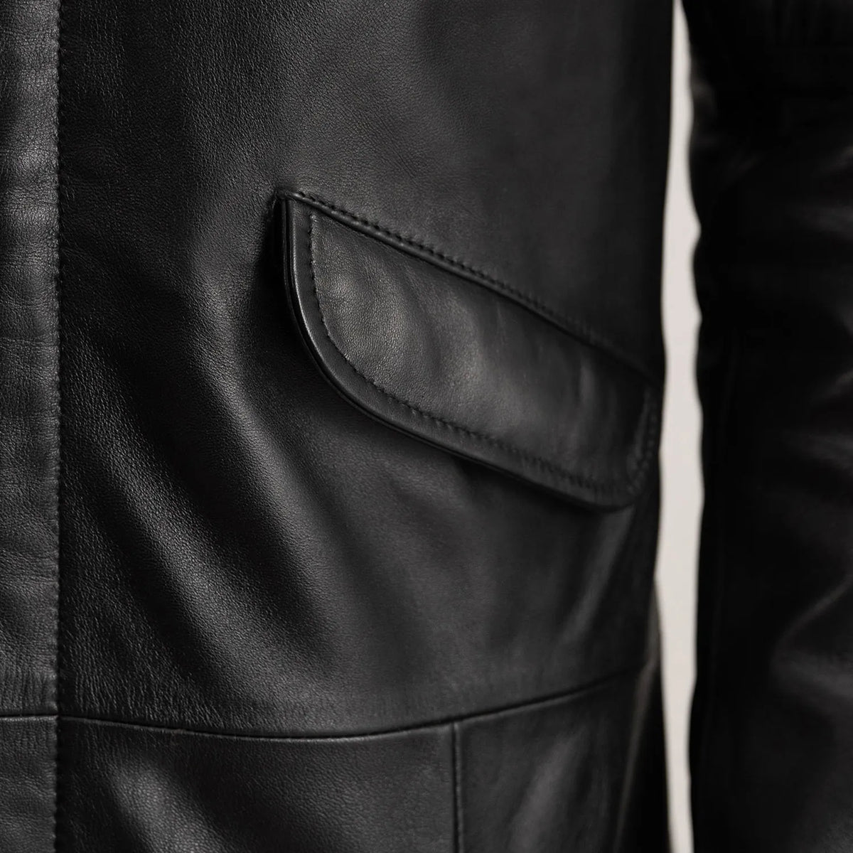 Vista interna Showing Fully Faux Fur-Lined &amp; Dual Inside Utility Storage Pockets