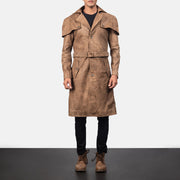 
Dettaglio ravvicinato of Classic Collar & Buttons + Belt Hardware on Deux Marrone Leather Duster da Uomo