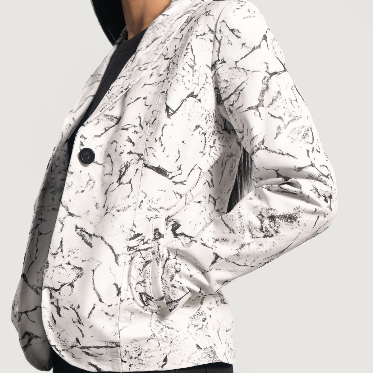 Vista interna Showing Quilted viscose lining &amp; Dual Inside Utility Storage Pockets