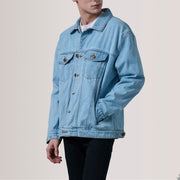 Eddie Light Blu Oversized Denim Trucker Giacca in Pelle da Uomo For Men - Lateral Side Profile View Showing Sleeve Cut &amp; Athletic Taper Fit