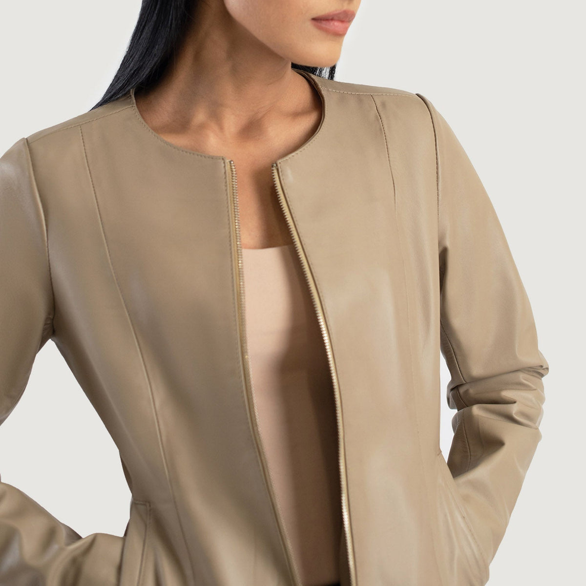 
Vista interna Showing Quilted Polyester Lining & Due tasche interne funzionali