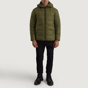 
Erico Verde Hooded Puffer Giacca in Pelle da Uomo - Vista laterale che mostra il taglio ergonomico delle maniche