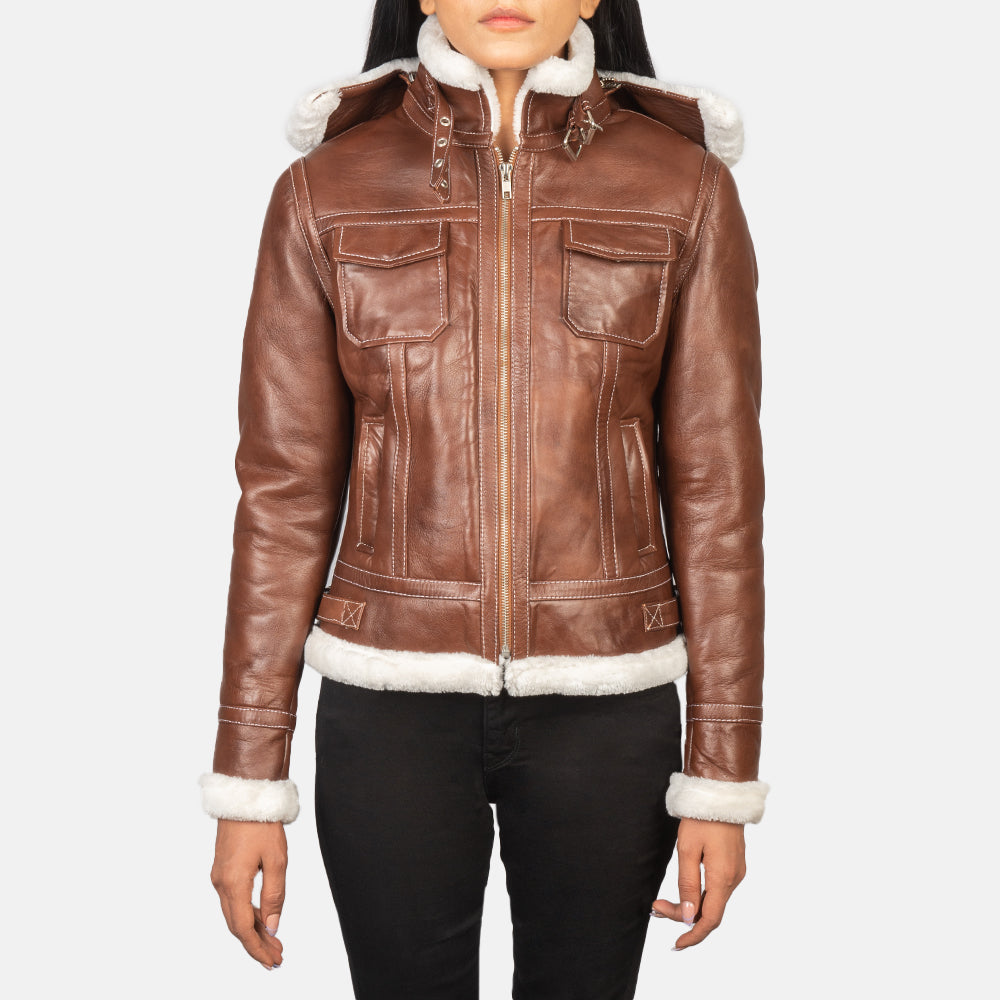 
Fiona Brown Hooded Shearling Leather Jacket in Brown Sheepskin Snuffed - Vista frontale e silhouette sartoriale | Acquista online