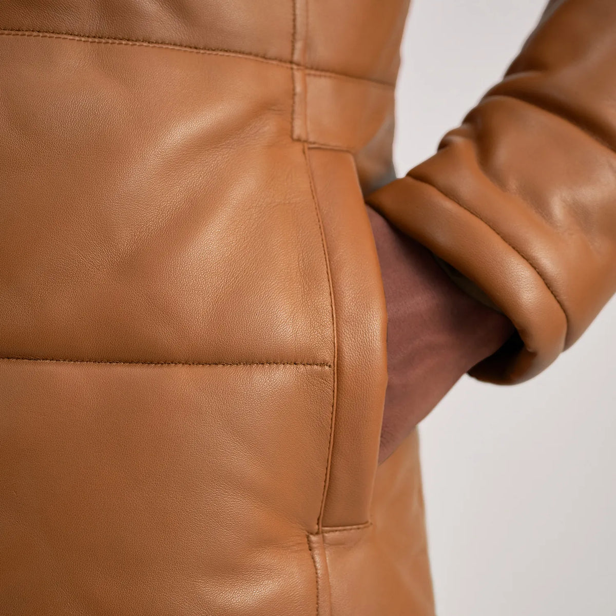 
Floyd Cappotto in Pelle Cuoio Puffer Giacca in Pelle da Uomo – alternate product view 6