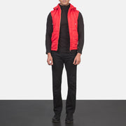 
Fuston Rosso Gilet imbottito con cappuccio da Uomo - Vista laterale che mostra il taglio ergonomico delle maniche
