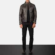 Dettaglio ravvicinato of Band with snap buttons &amp; Zipper Hardware on Men's Gatsby Quilted Distressed Brown Leather Jacket