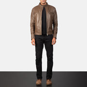 Gatsby Mocha Giacca Biker in Pelle da Uomo - Lateral Side Profile View Showing Sleeve Cut &amp; Athletic Taper Fit
