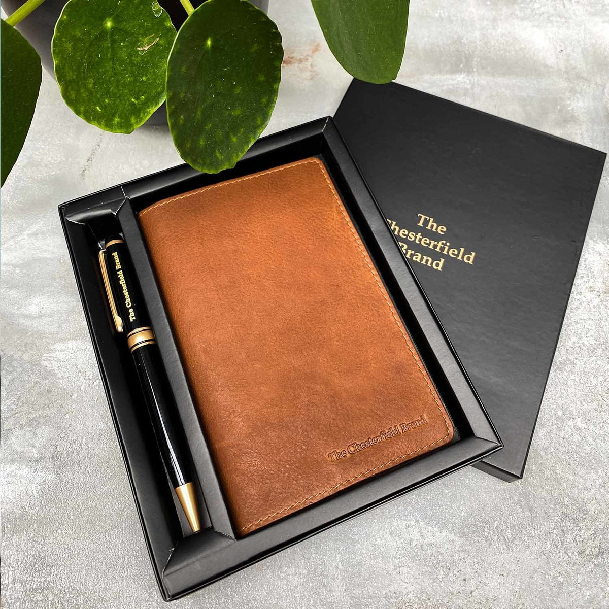 
Classic Full-Grain leather Goods - Vista posteriore con spalle definite e orlo pulito