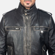 
Glen Street Nero Bomber in Pelle da Uomo - Vista laterale che mostra il taglio ergonomico delle maniche