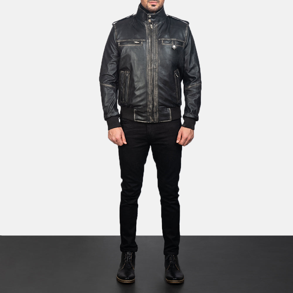
Dettaglio ravvicinato of High neck & Zipper Hardware on Glen Street Nero Bomber in Pelle da Uomo