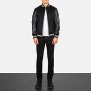 Dettaglio ravvicinato of Knit Rib &amp; zipper Hardware on Harrison Nero Hybrid Varsity Giacca in Pelle da Uomo