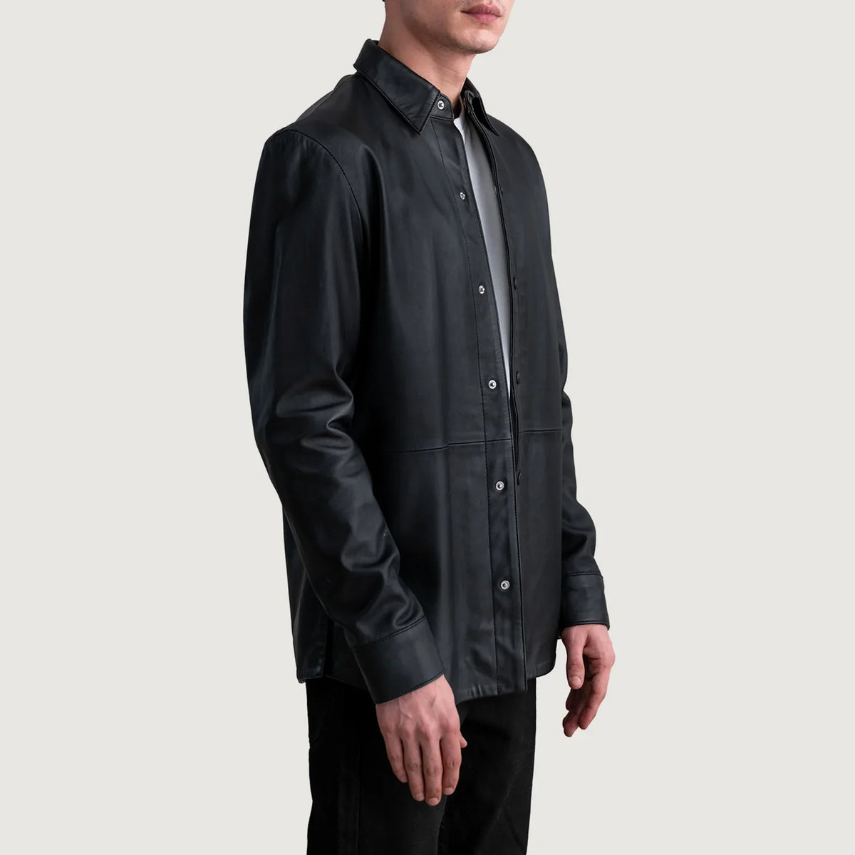 Black Sheepskin leather Jacket - Vista posteriore Showing Tailored Shoulder Fit &amp; Clean Hemline