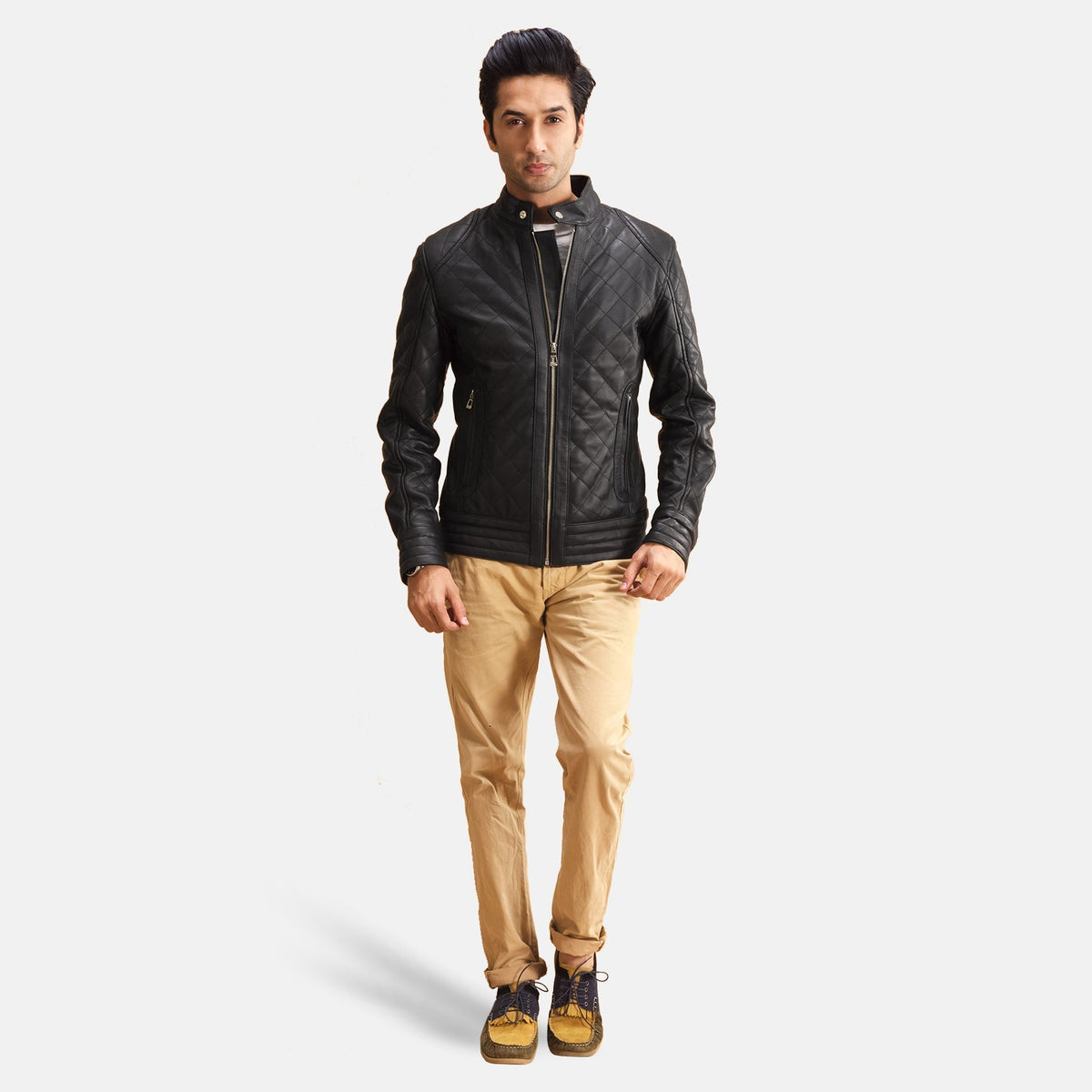 Henry Trapuntato Nero Giacca in Pelle da Uomo - Lateral Side Profile View Showing Sleeve Cut &amp; Athletic Taper Fit
