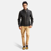Henry Trapuntato Nero Giacca in Pelle da Uomo - Lateral Side Profile View Showing Sleeve Cut &amp; Athletic Taper Fit