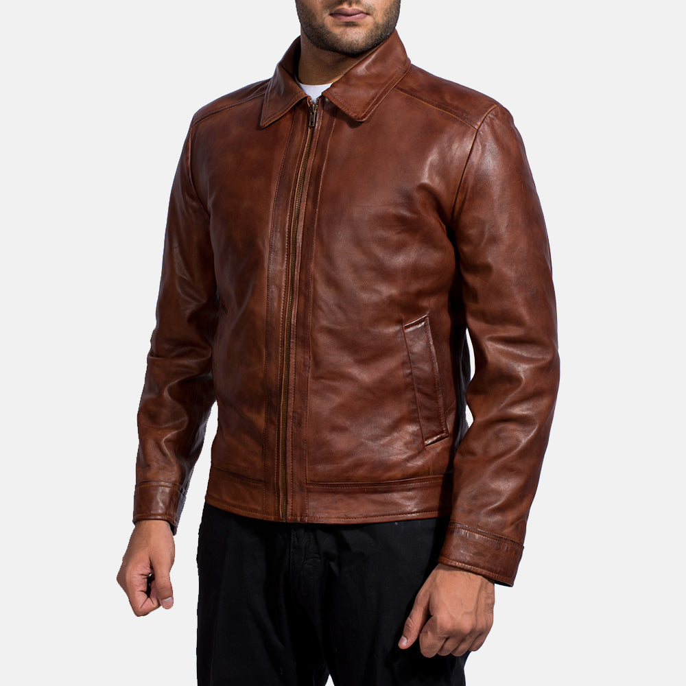 Styled Fit Perspective of Men's Inferno Marrone Giacca in Pelle da Uomo on Model - Natural Daylight Drape
