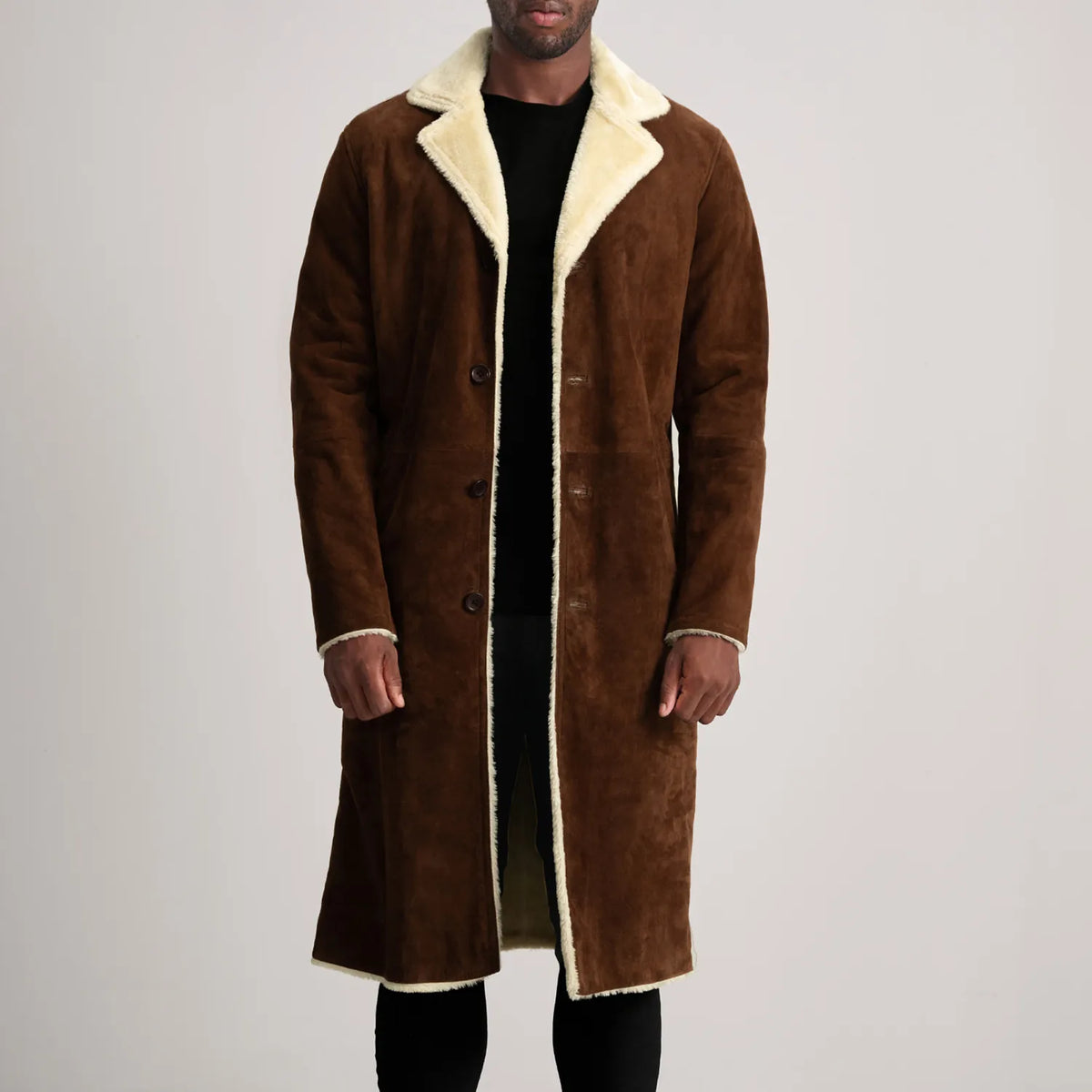 
Kolby Brown Suede Shearling Long Coat in Brown Goatskin Suede - Vista frontale e silhouette sartoriale | Acquista online