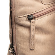 
Vista interna Showing Dedicated Padded Laptop Sleeve & Multi-Compartment Organization