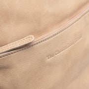 
Classic 100% Full-Grain leather Backpack - Prospettiva posteriore con spallacci in pelle rinforzati