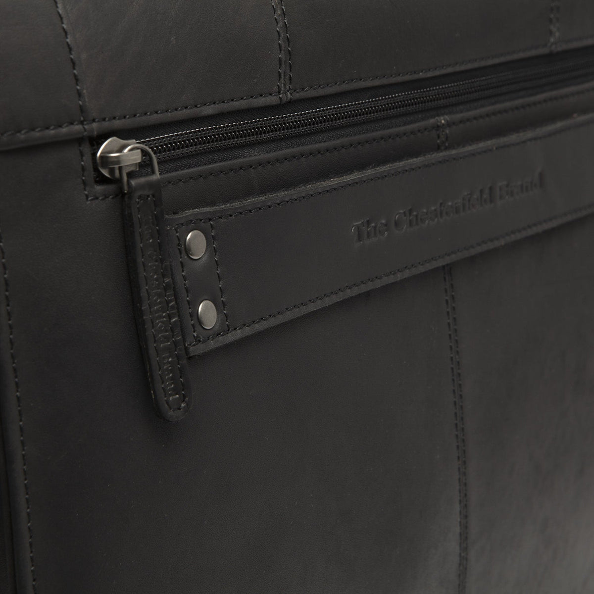 Vista interna Showing Dedicated Padded Laptop Sleeve &amp; Multi-Compartment Organization