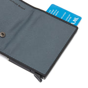 Solid Antique Brass Hardware &amp; Heavy-Duty Dual Zipper Detail on Delsbo Full-Grain Leather Card Holder da Donna