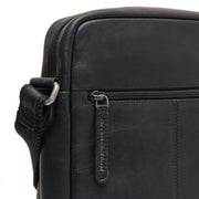 Solid Antique Brass Hardware &amp; Heavy-Duty Dual Zipper Detail on Anzora Full-Grain Leather Crossbody Bag da Uomo