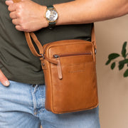 Laveno Full-Grain Leather Crossbody Bag da Uomo – Vista prodotto alternativa 2