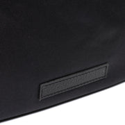 Vista interna Showing Dedicated Padded Laptop Sleeve &amp; Multi-Compartment Organization