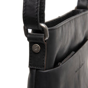 
Vista interna Showing Dedicated Padded Laptop Sleeve & Multi-Compartment Organization