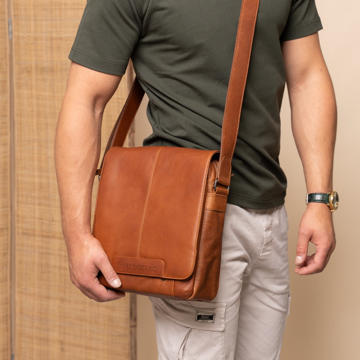 Raphael Full-Grain Leather Crossbody Bag da Uomo – Vista prodotto alternativa 2