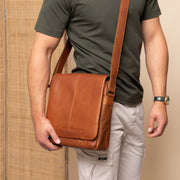 Raphael Full-Grain Leather Crossbody Bag da Uomo – Vista prodotto alternativa 2