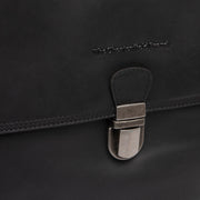 Classic 100% Full-Grain leather Goods - Vista posteriore Showing Tailored Shoulder Fit &amp; Clean Hemline