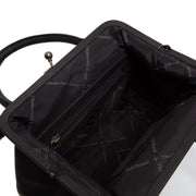 Dettaglio ravvicinato of Classic Collar &amp; Heavy-Duty Zipper Hardware on Chili Full-Grain Leather Handbag da Donna