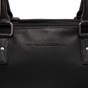 Classic 100% Full-Grain leather Goods - Vista posteriore Showing Tailored Shoulder Fit &amp; Clean Hemline