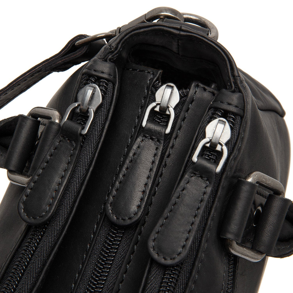 Fenja Full-Grain Leather Handbag da Donna - Lateral Side Profile View Showing Sleeve Cut &amp; Athletic Taper Fit