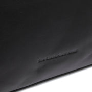 Dettaglio ravvicinato of Classic Collar &amp; Heavy-Duty Zipper Hardware on Hermosa Full-Grain Leather Handbag da Donna