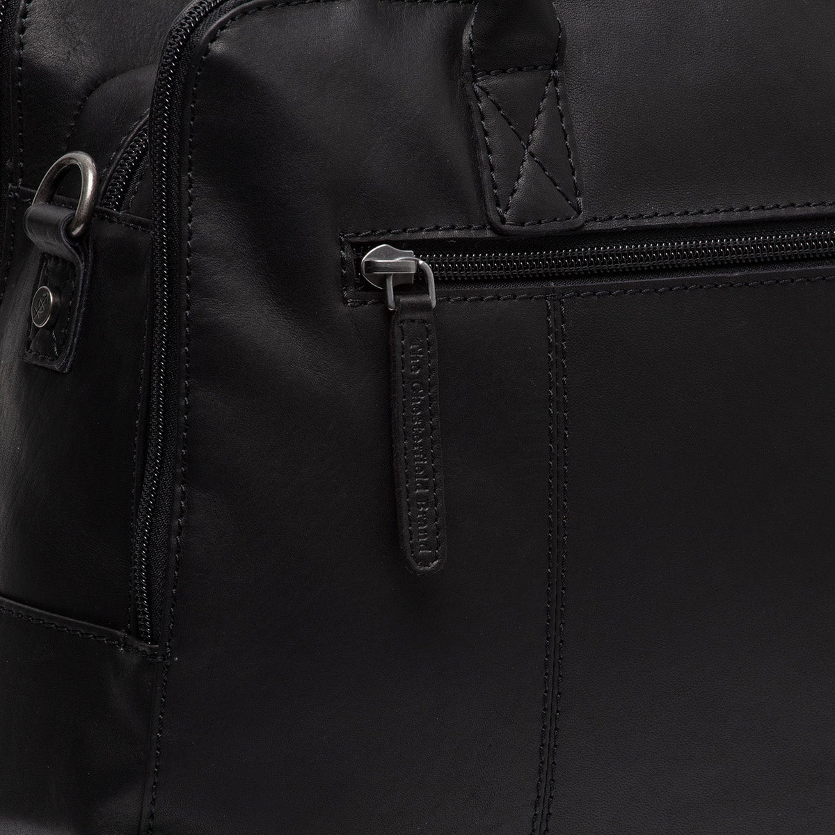 
Vista interna Showing Quilted Viscose Lining & Due tasche interne funzionali