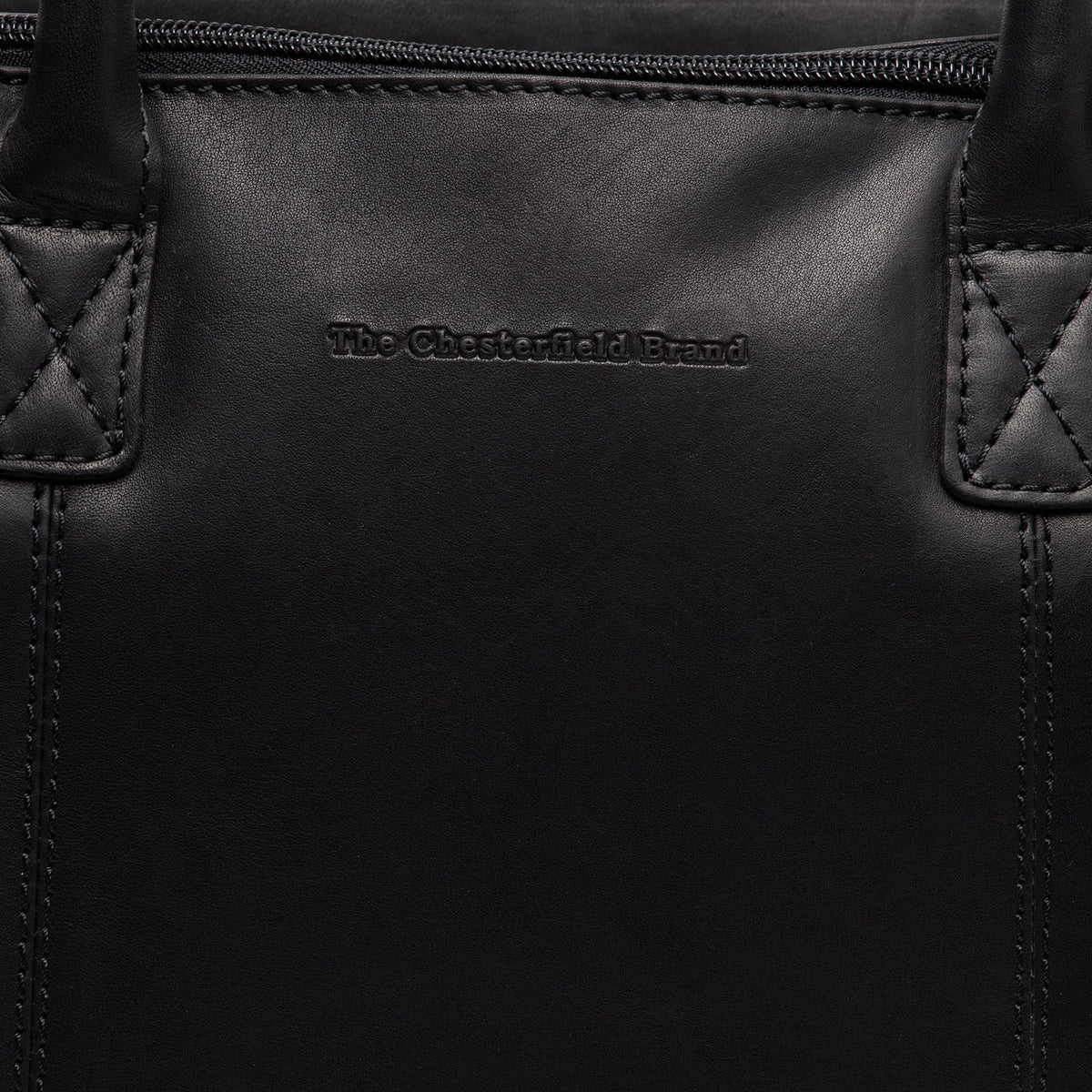 
Classic 100% Full-Grain leather Goods - Vista posteriore con spalle definite e orlo pulito