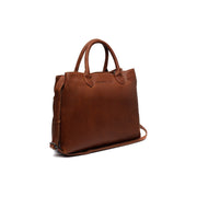 Styled Fit Perspective of Passau Full-Grain Leather Handbag da Donna on Model - Natural Daylight Drape