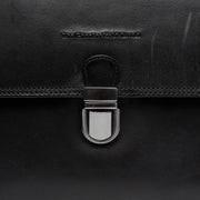 Classic 100% Full-Grain leather Goods - Vista posteriore Showing Tailored Shoulder Fit &amp; Clean Hemline