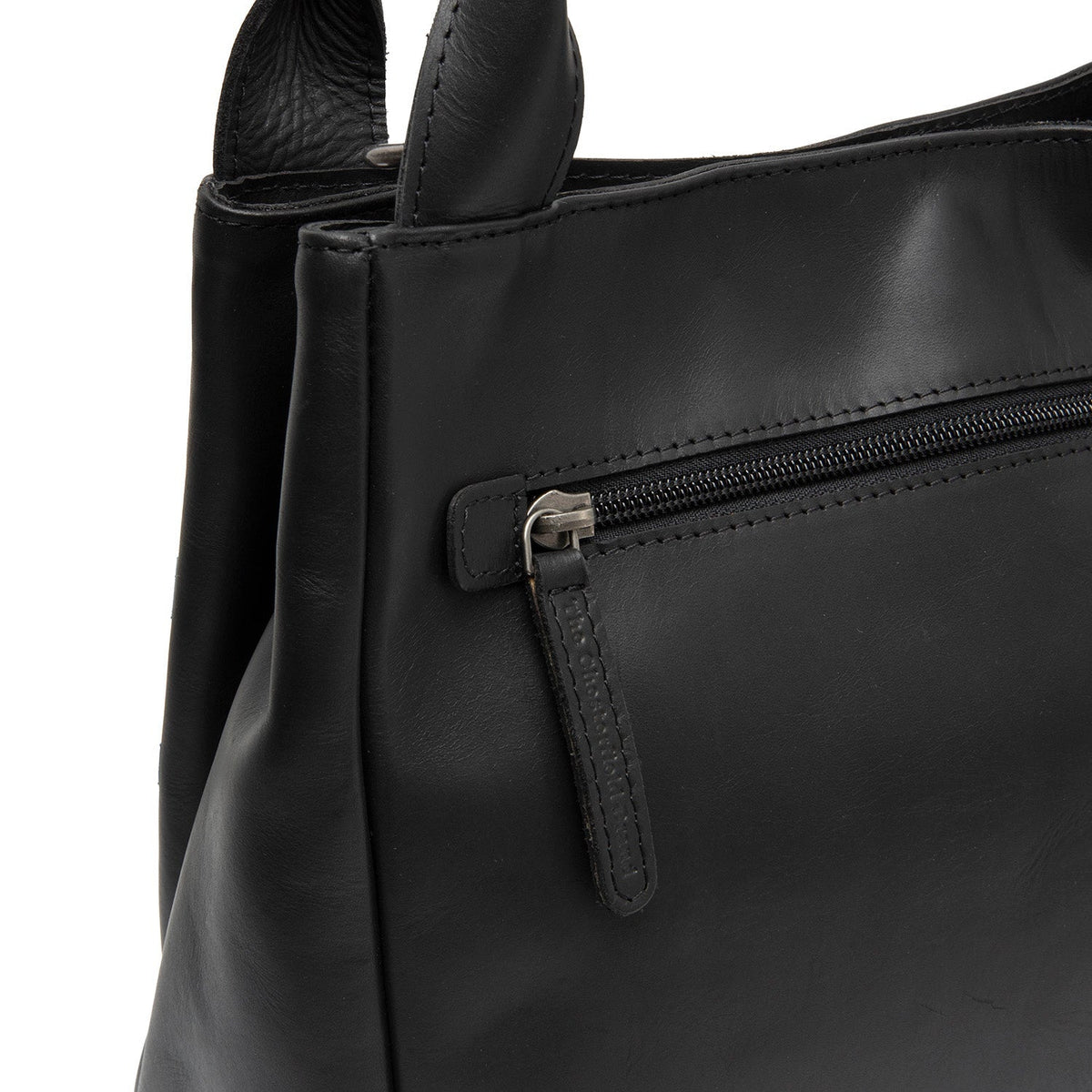 Dettaglio ravvicinato of Classic Collar &amp; Heavy-Duty Zipper Hardware on Tenara Full-Grain Leather Handbag da Donna