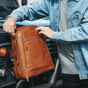 Detroit Full-Grain Leather Laptop Backpack da Donna – Vista prodotto alternativa 2