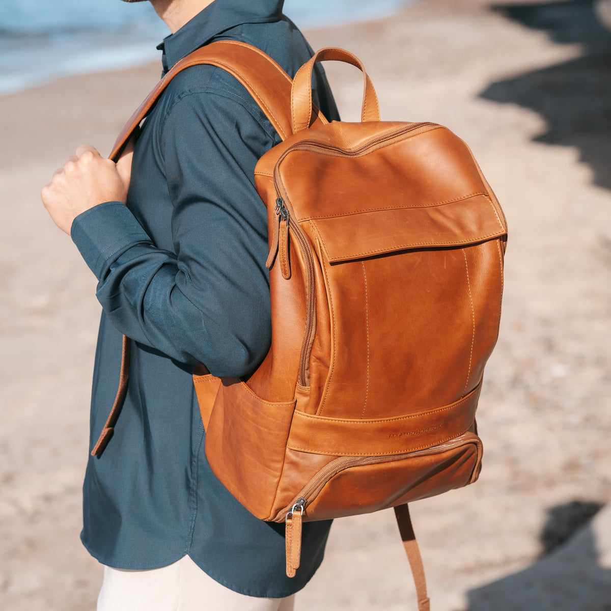Rich Full-Grain Leather Laptop Backpack da Uomo – Vista prodotto alternativa 2